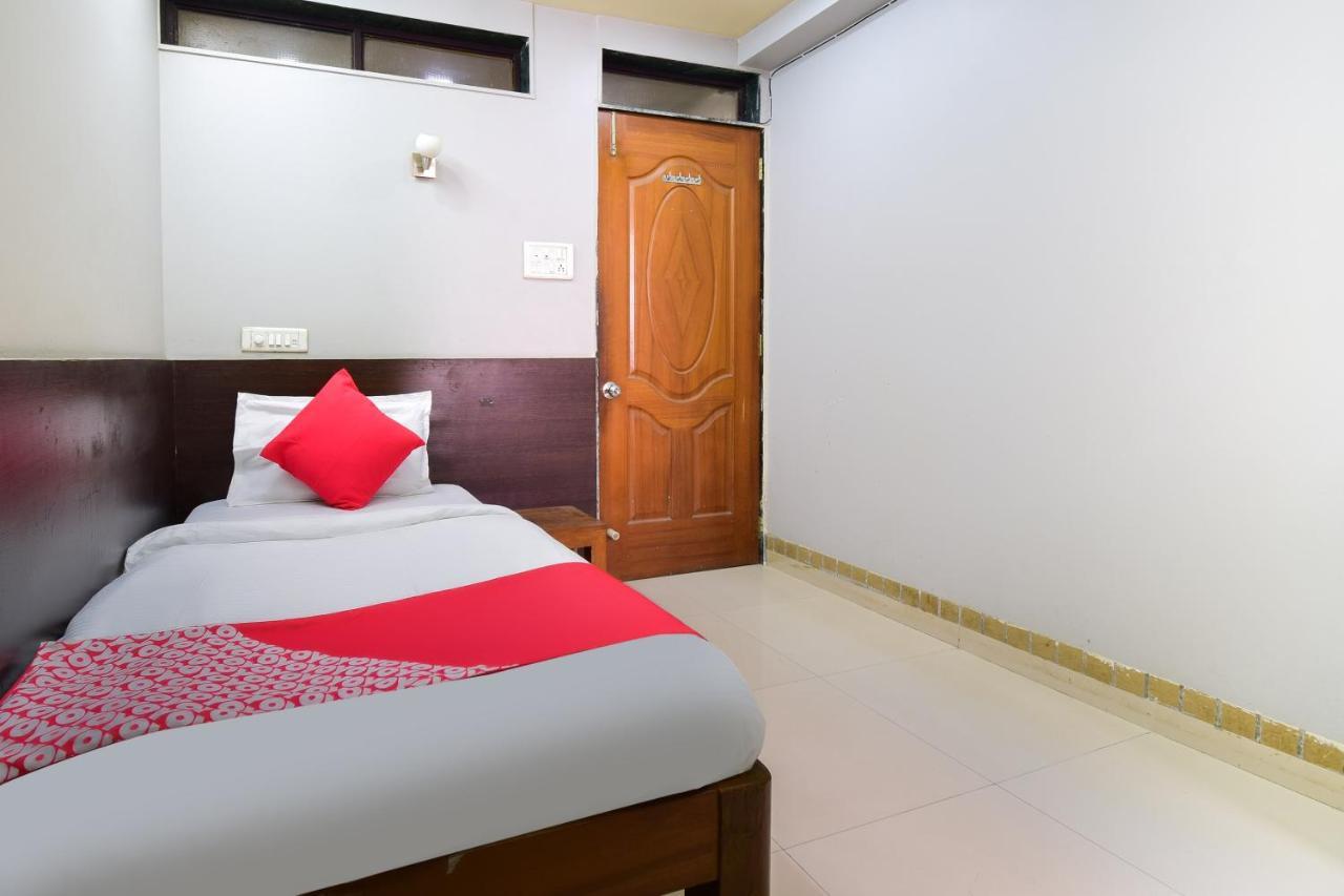 Oyo 67509 Hotel Tukson Narayangaon Exterior foto