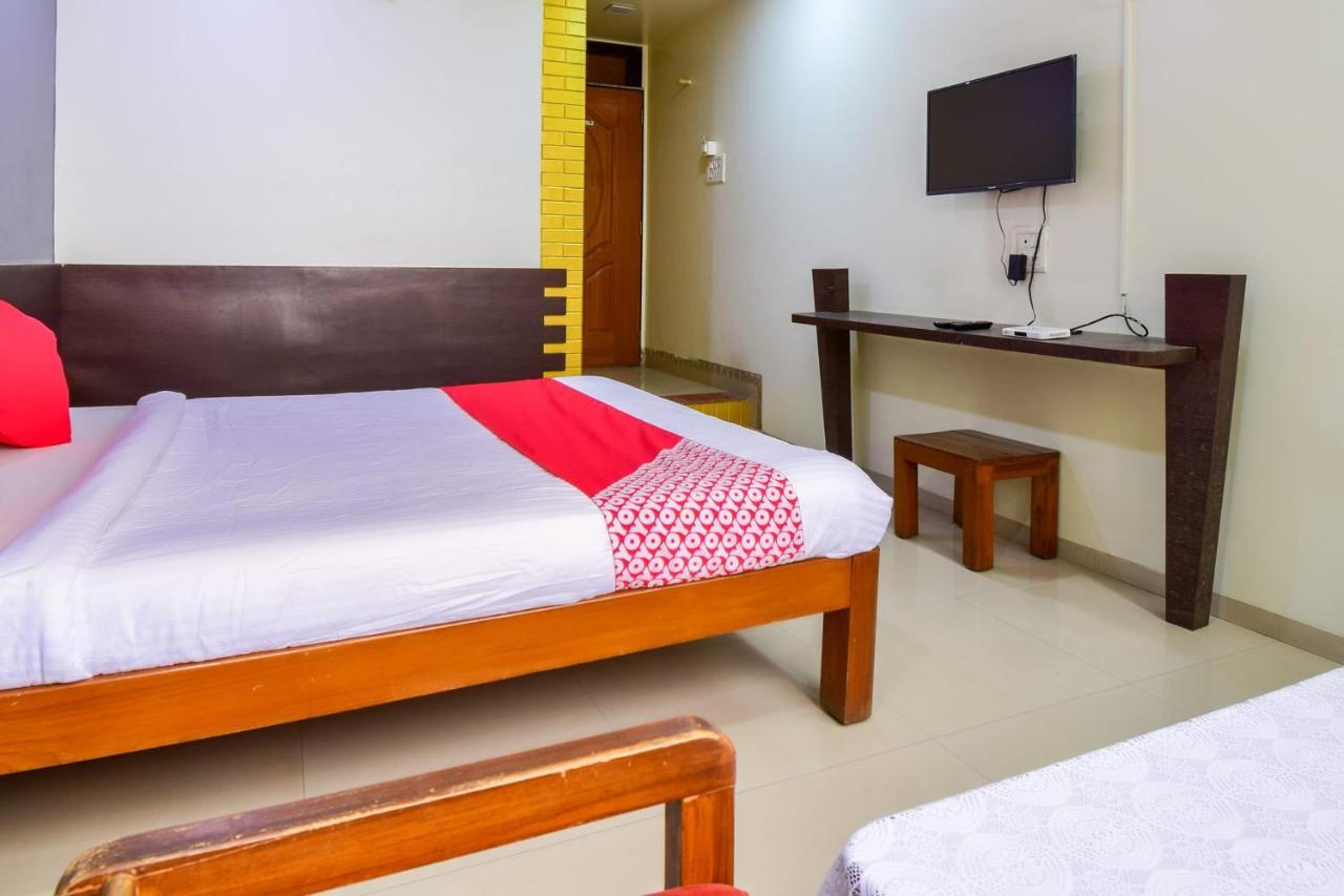 Oyo 67509 Hotel Tukson Narayangaon Exterior foto